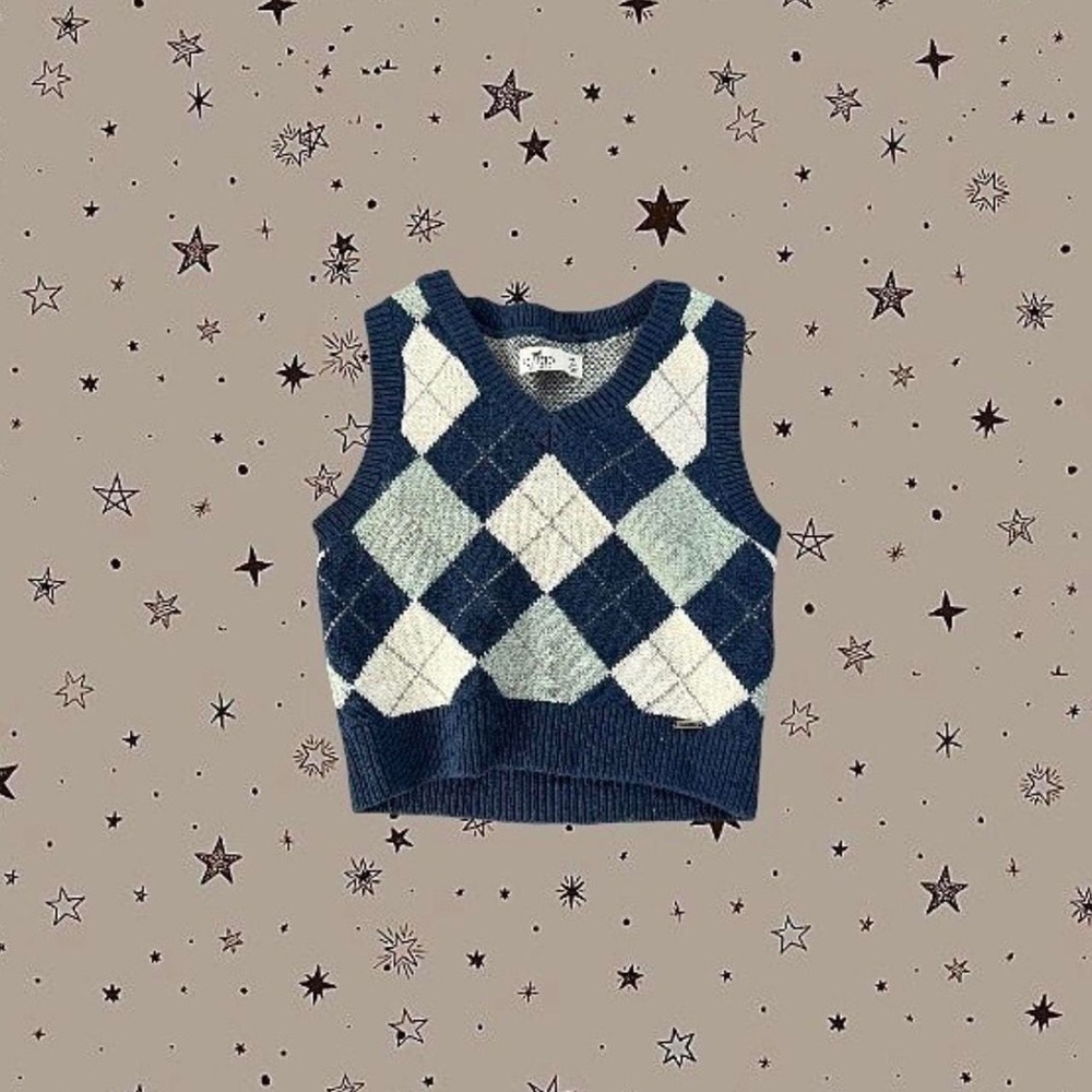☆ミ DARK BLUE ARGYLE SWEATER